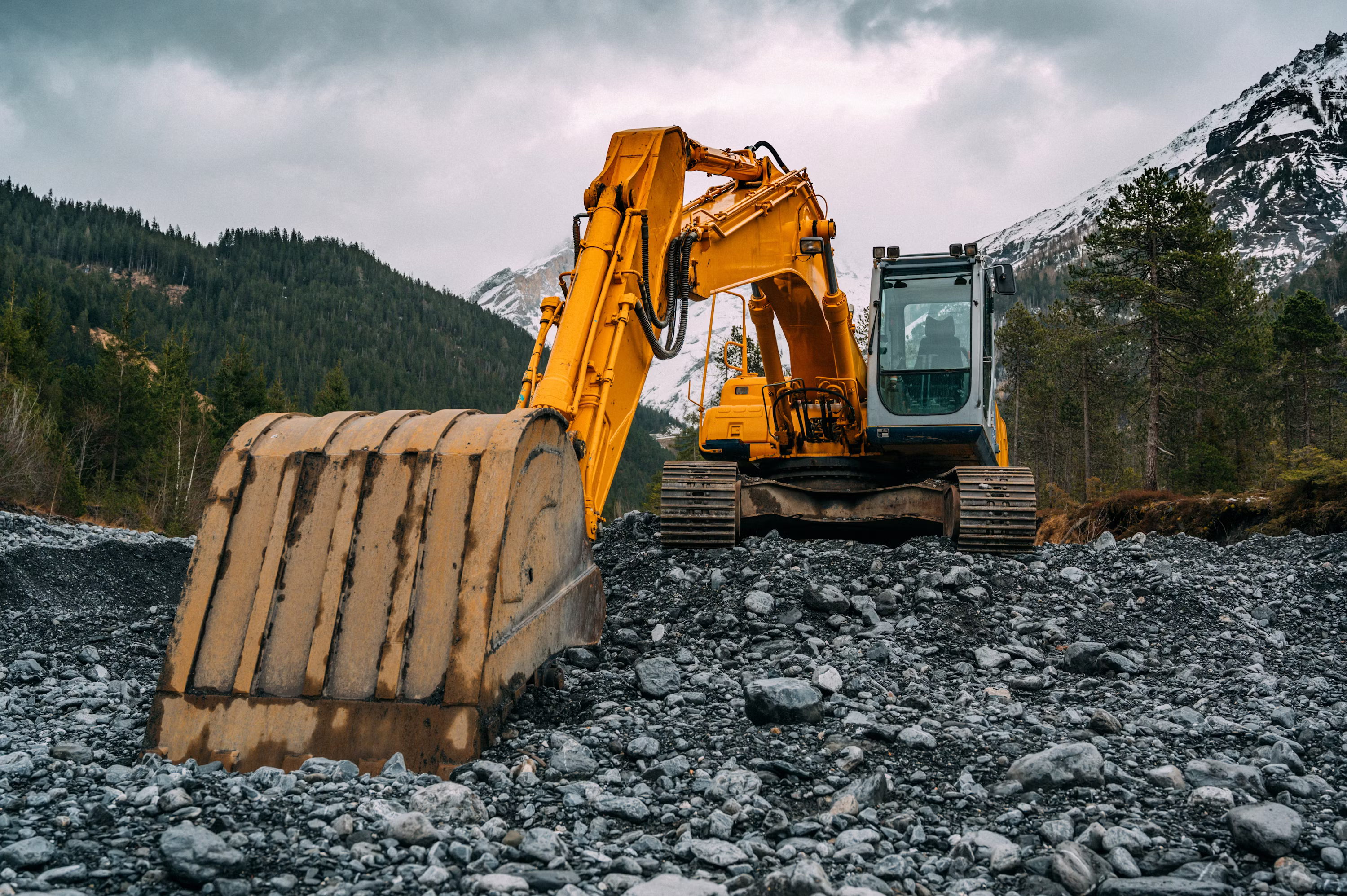 Bagger auf dem Berg