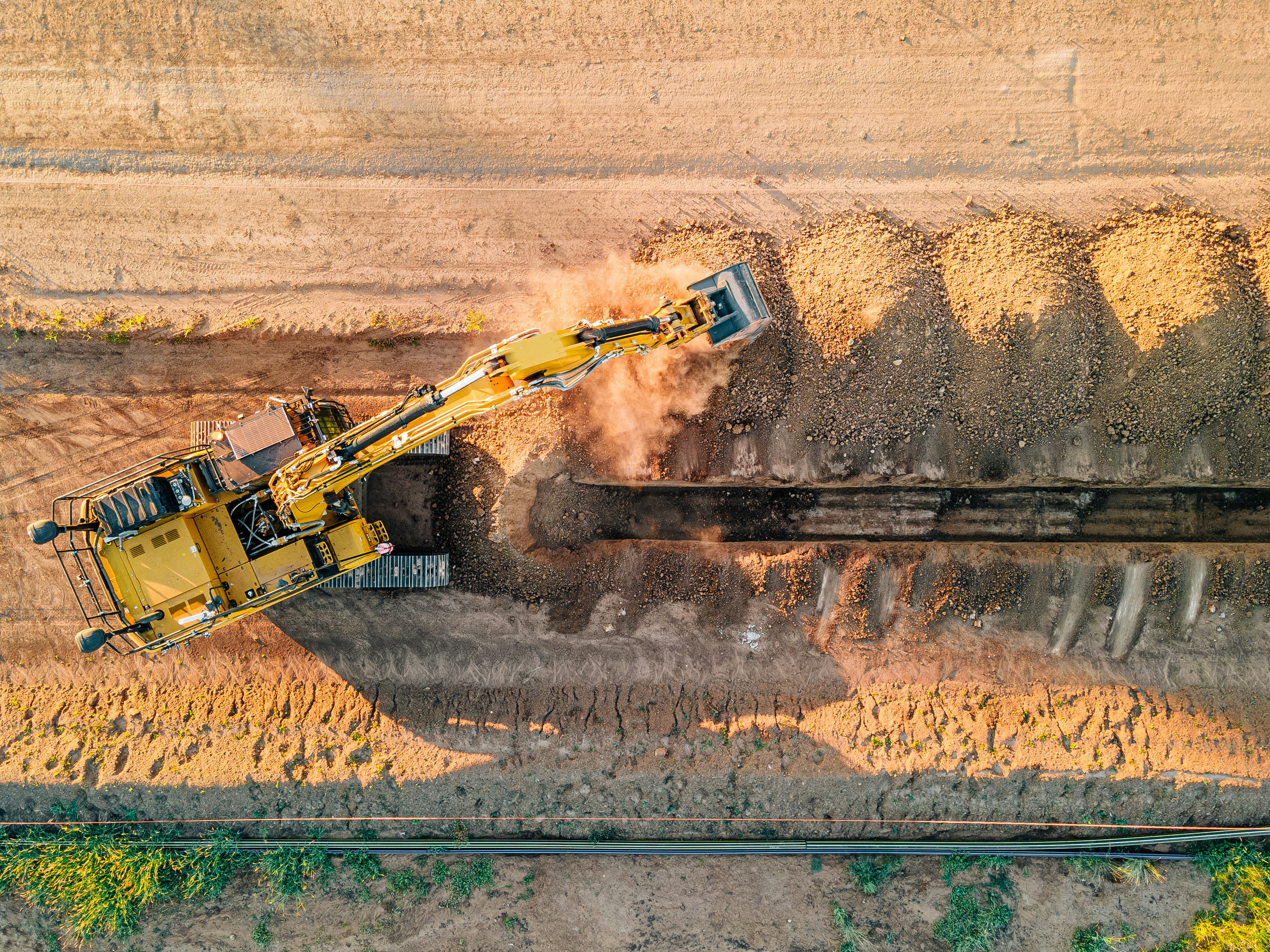 Bagger im Sonnenuntergang